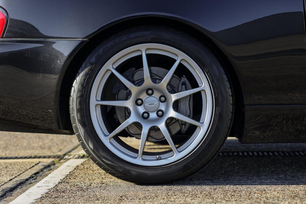 2005 Aston Martin Vanquish