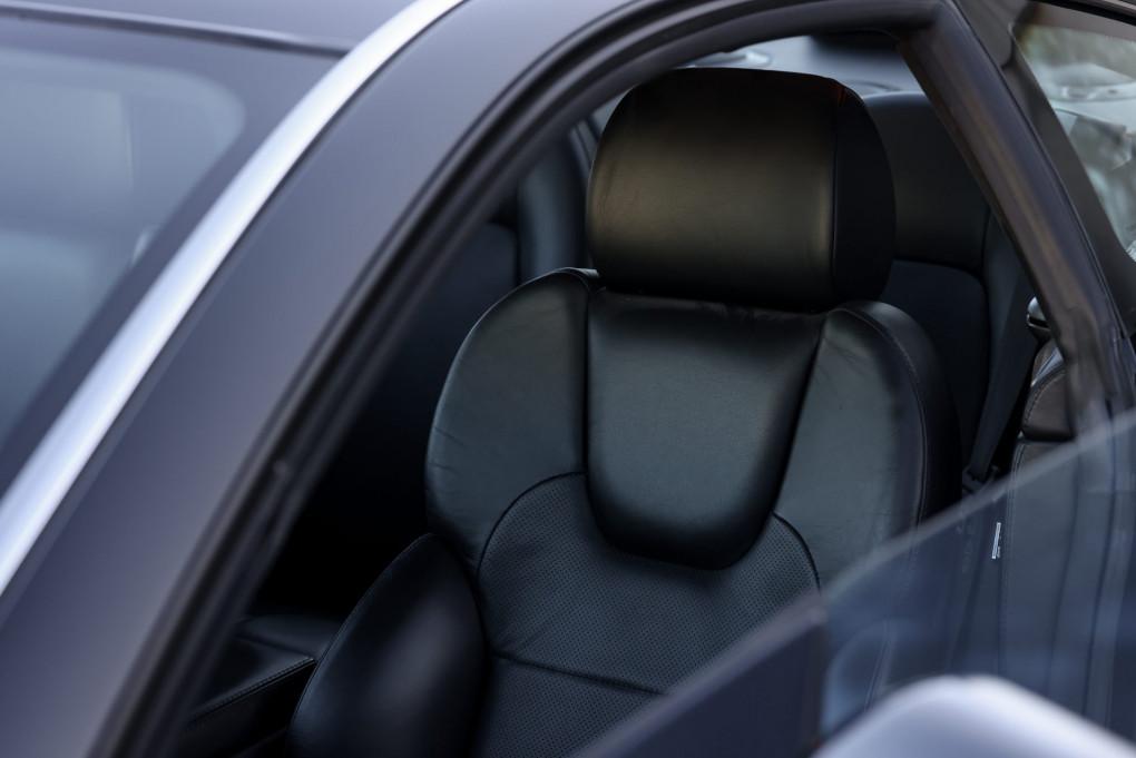 2005 Aston Martin Vanquish