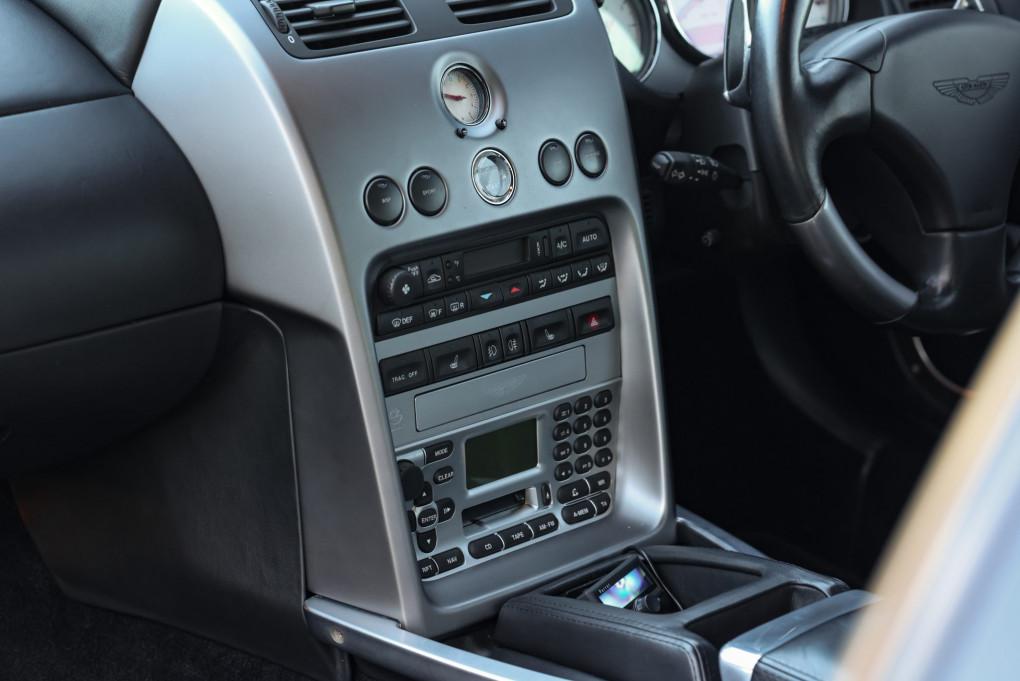 2005 Aston Martin Vanquish