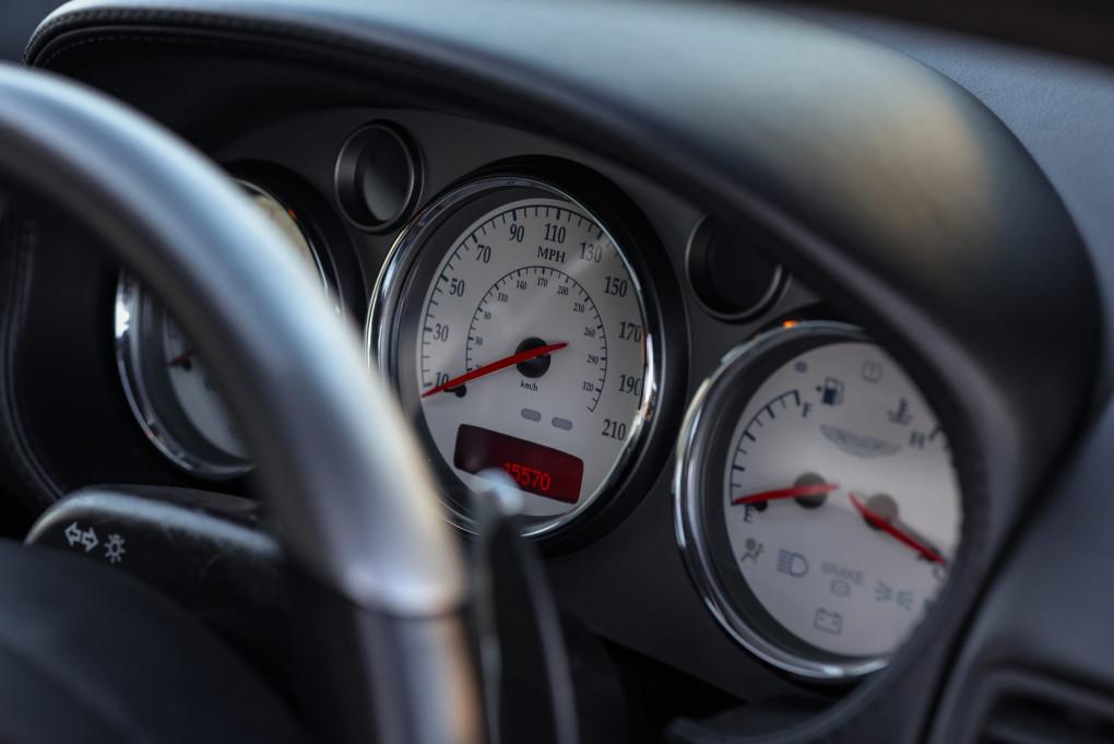 2005 Aston Martin Vanquish