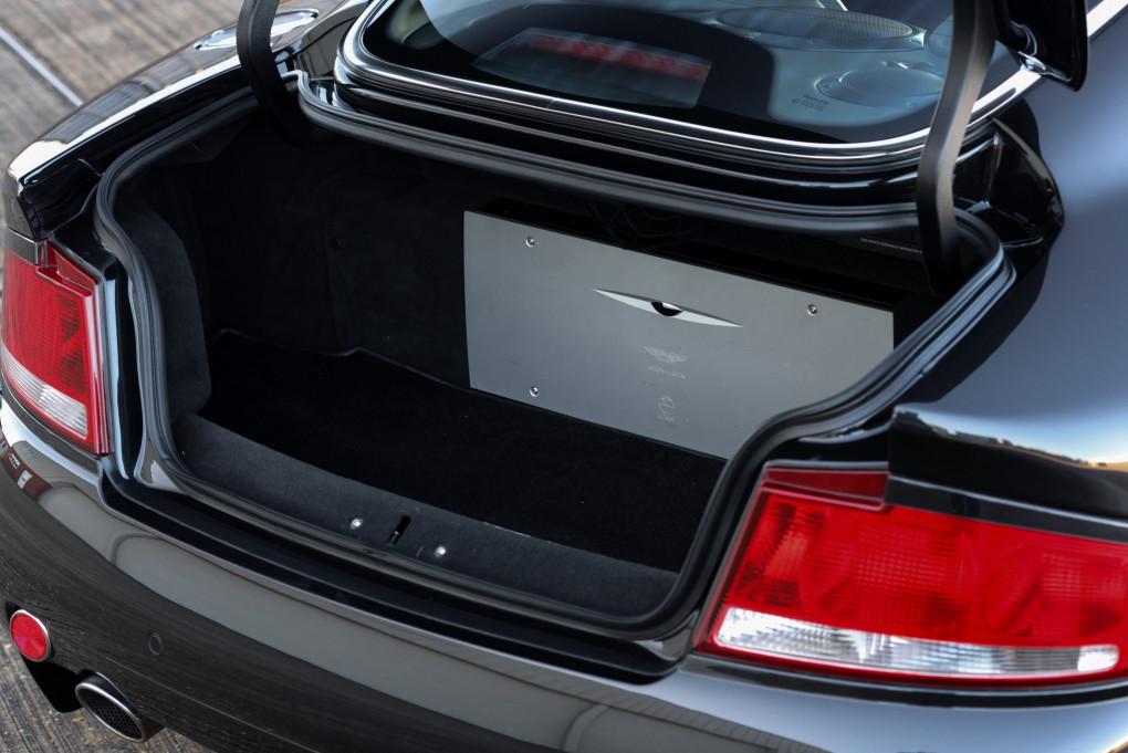 2005 Aston Martin Vanquish