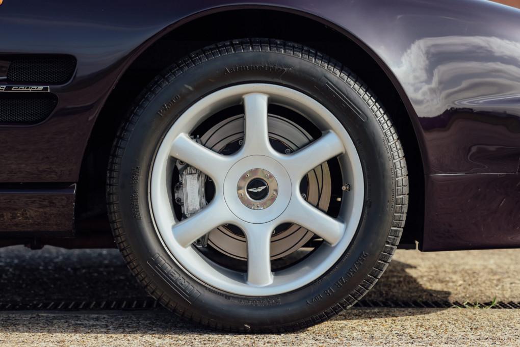 1997 Aston Martin V8