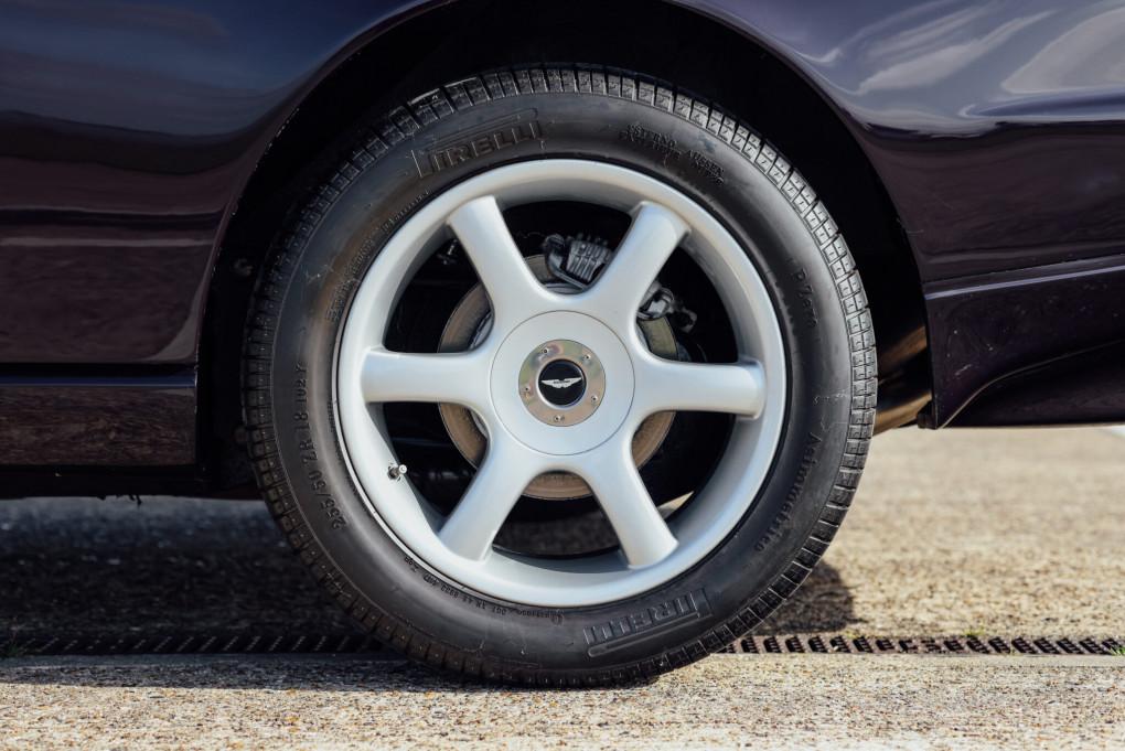 1997 Aston Martin V8