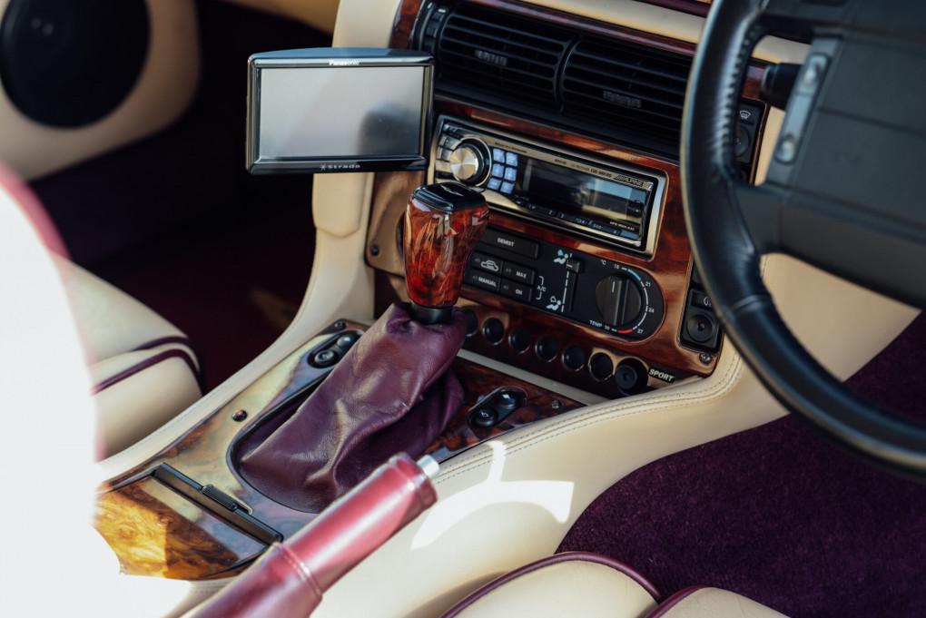 1997 Aston Martin V8