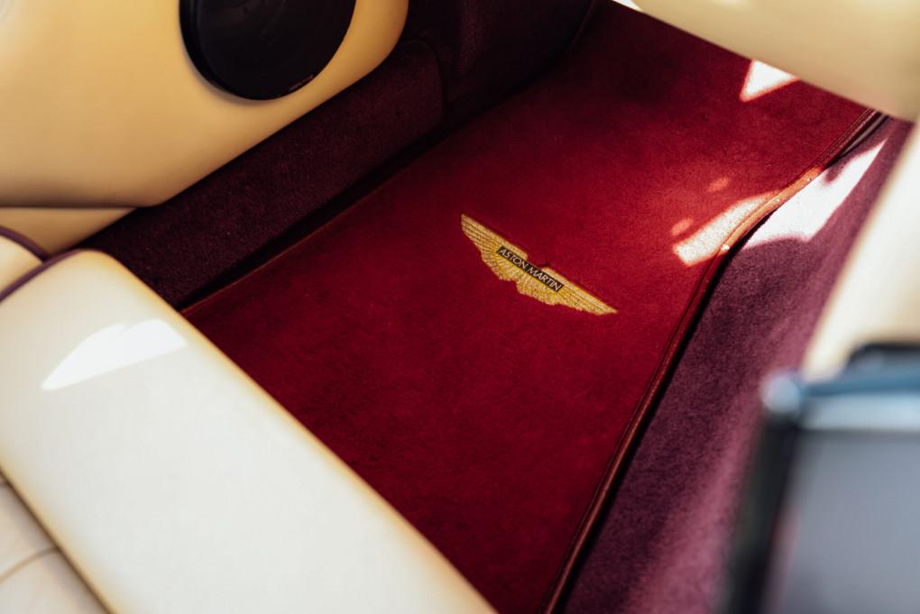 1997 Aston Martin V8