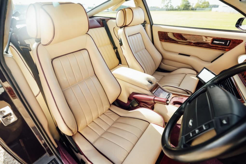 1997 Aston Martin V8