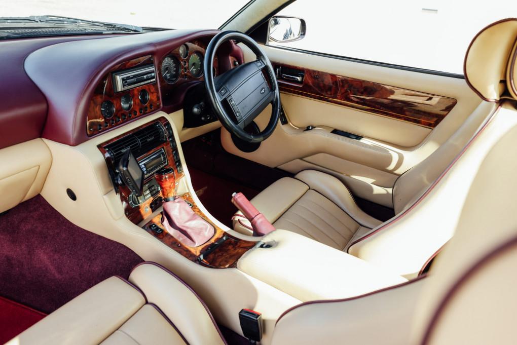 1997 Aston Martin V8