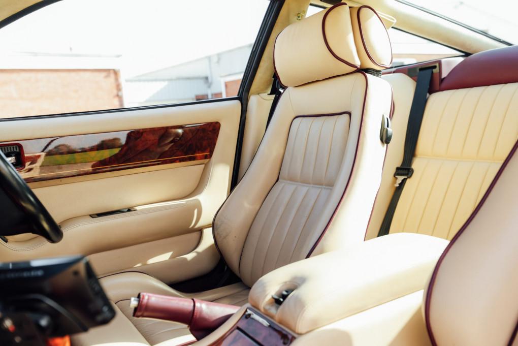 1997 Aston Martin V8