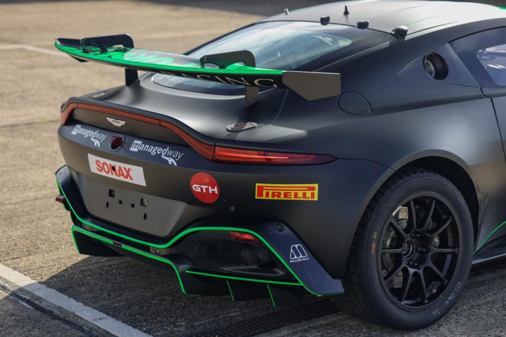 2021 Aston Martin Vantage