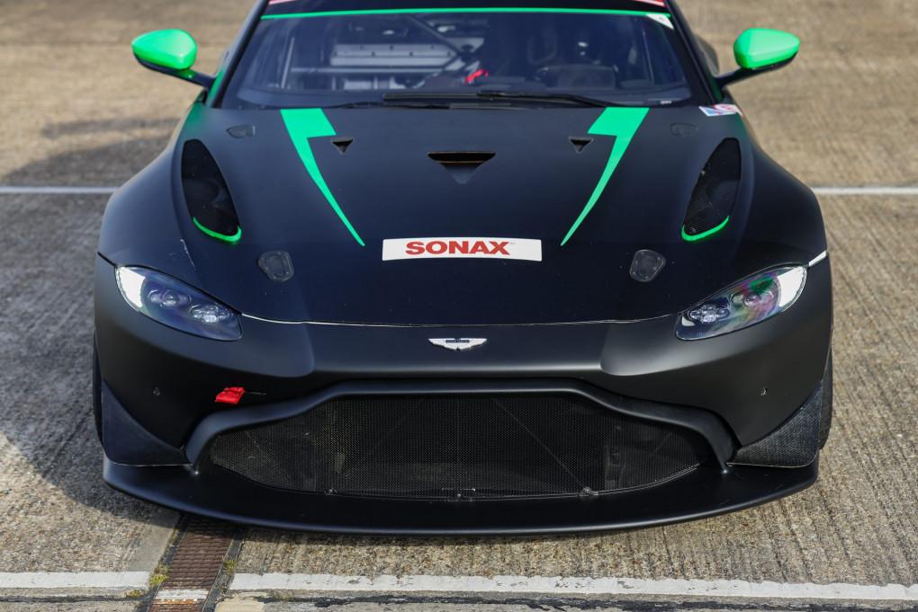2021 Aston Martin Vantage