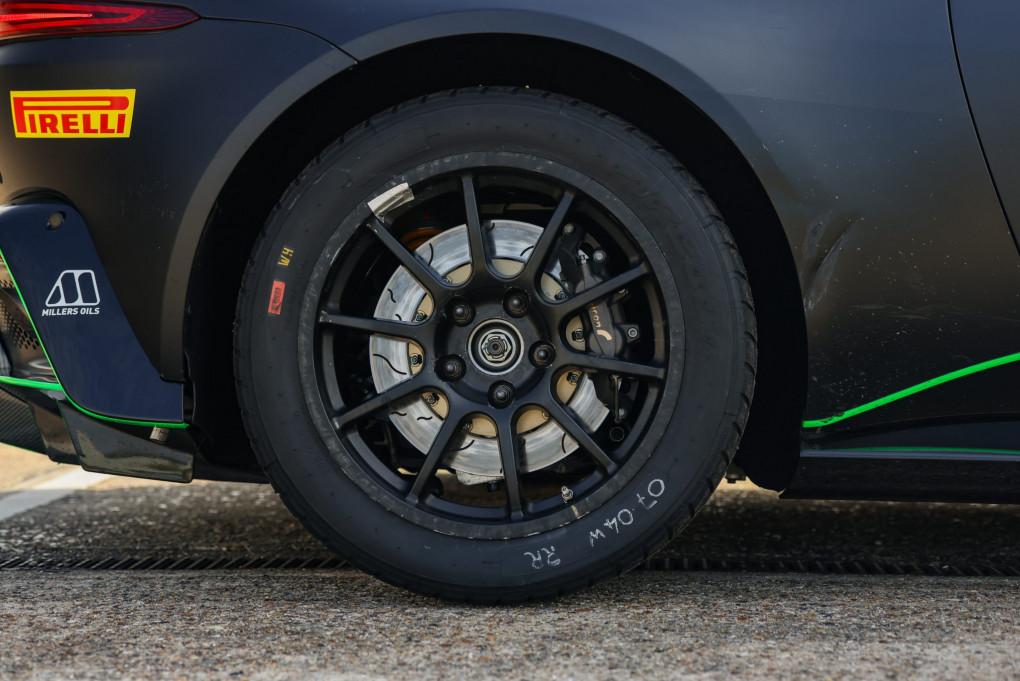 2021 Aston Martin Vantage