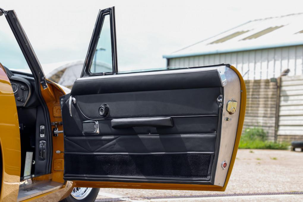 1969 Aston Martin DB6