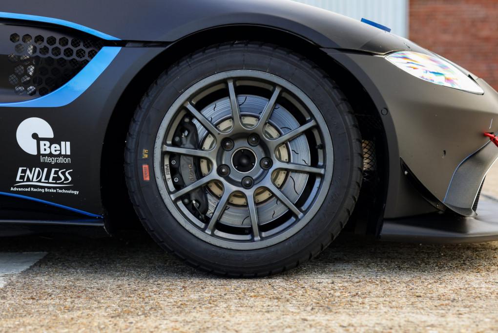 2022 Aston Martin Vantage