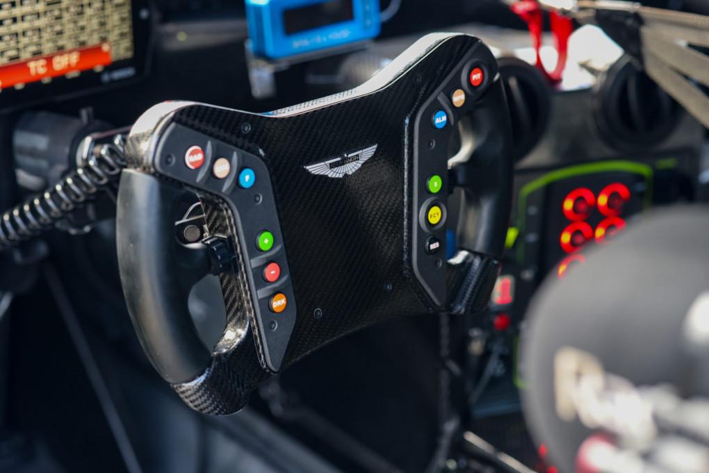 2022 Aston Martin Vantage