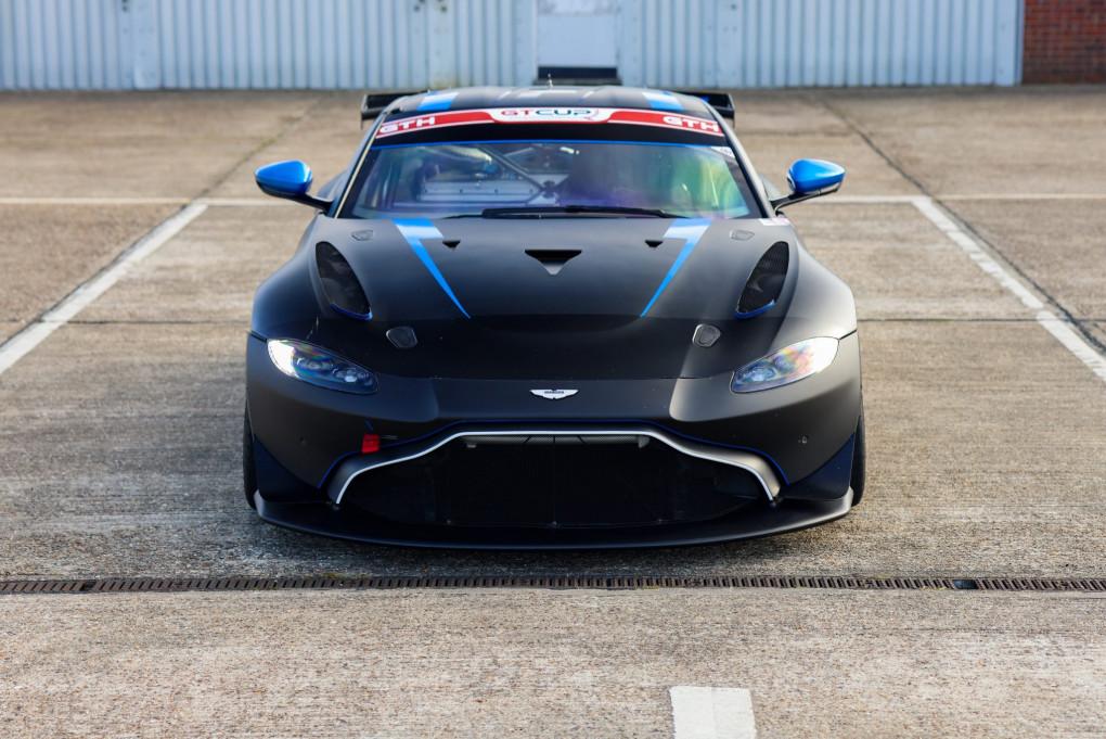 2022 Aston Martin Vantage