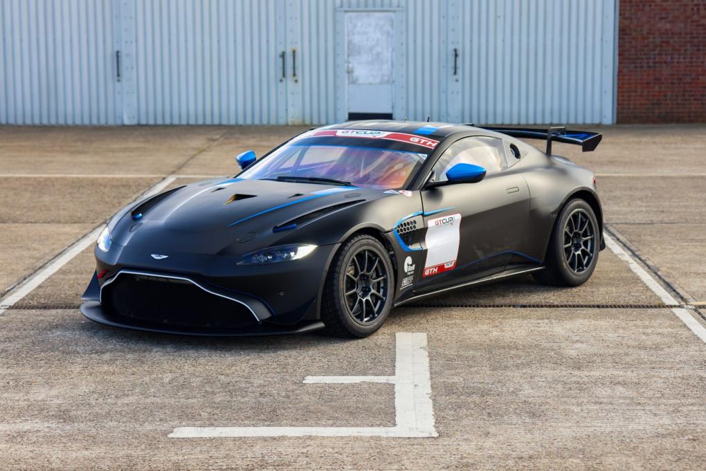 2022 Aston Martin Vantage