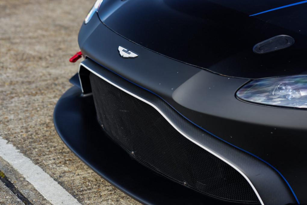 2022 Aston Martin Vantage