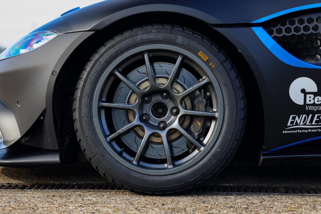 2022 Aston Martin Vantage