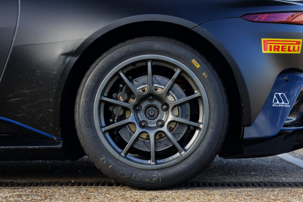 2022 Aston Martin Vantage