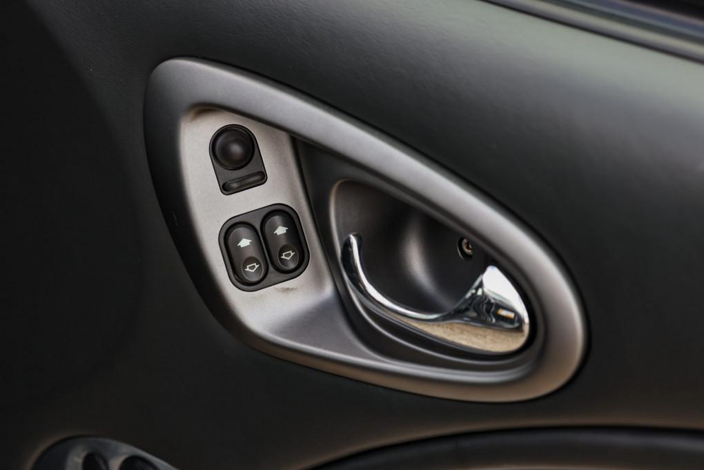 2006 Aston Martin Vanquish