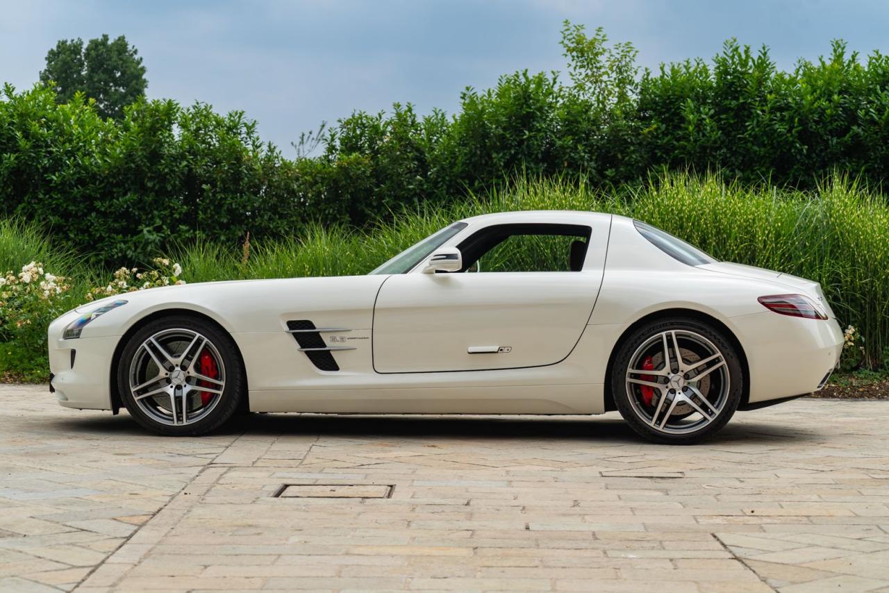 2010 Mercedes - Benz SLS AMG