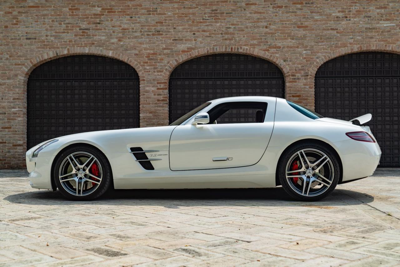 2010 Mercedes - Benz SLS AMG