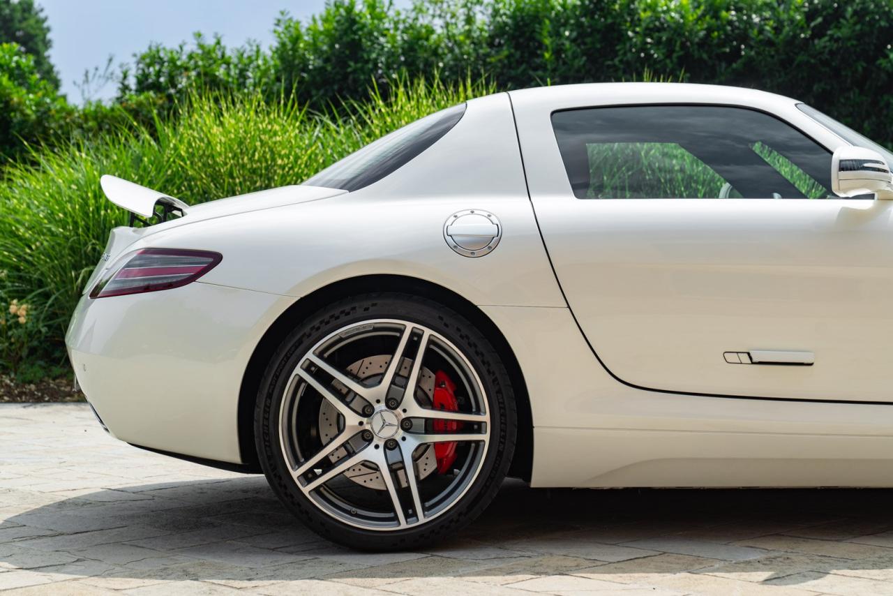 2010 Mercedes - Benz SLS AMG