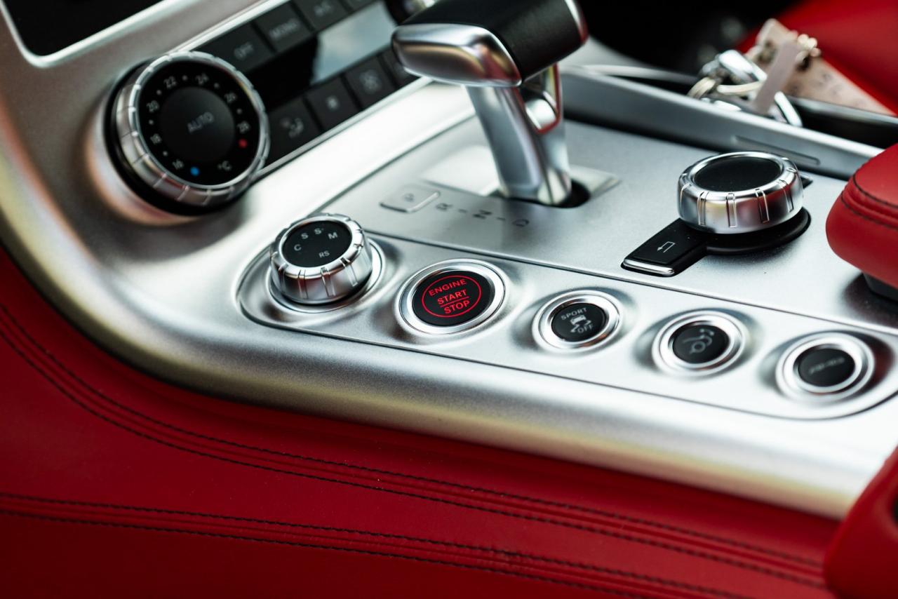 2010 Mercedes - Benz SLS AMG