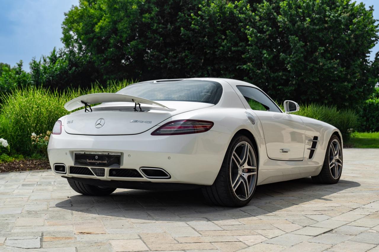 2010 Mercedes - Benz SLS AMG