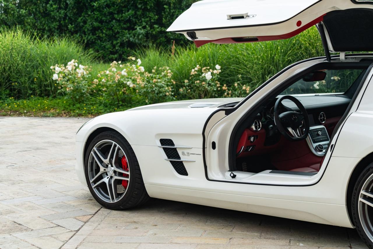 2010 Mercedes - Benz SLS AMG