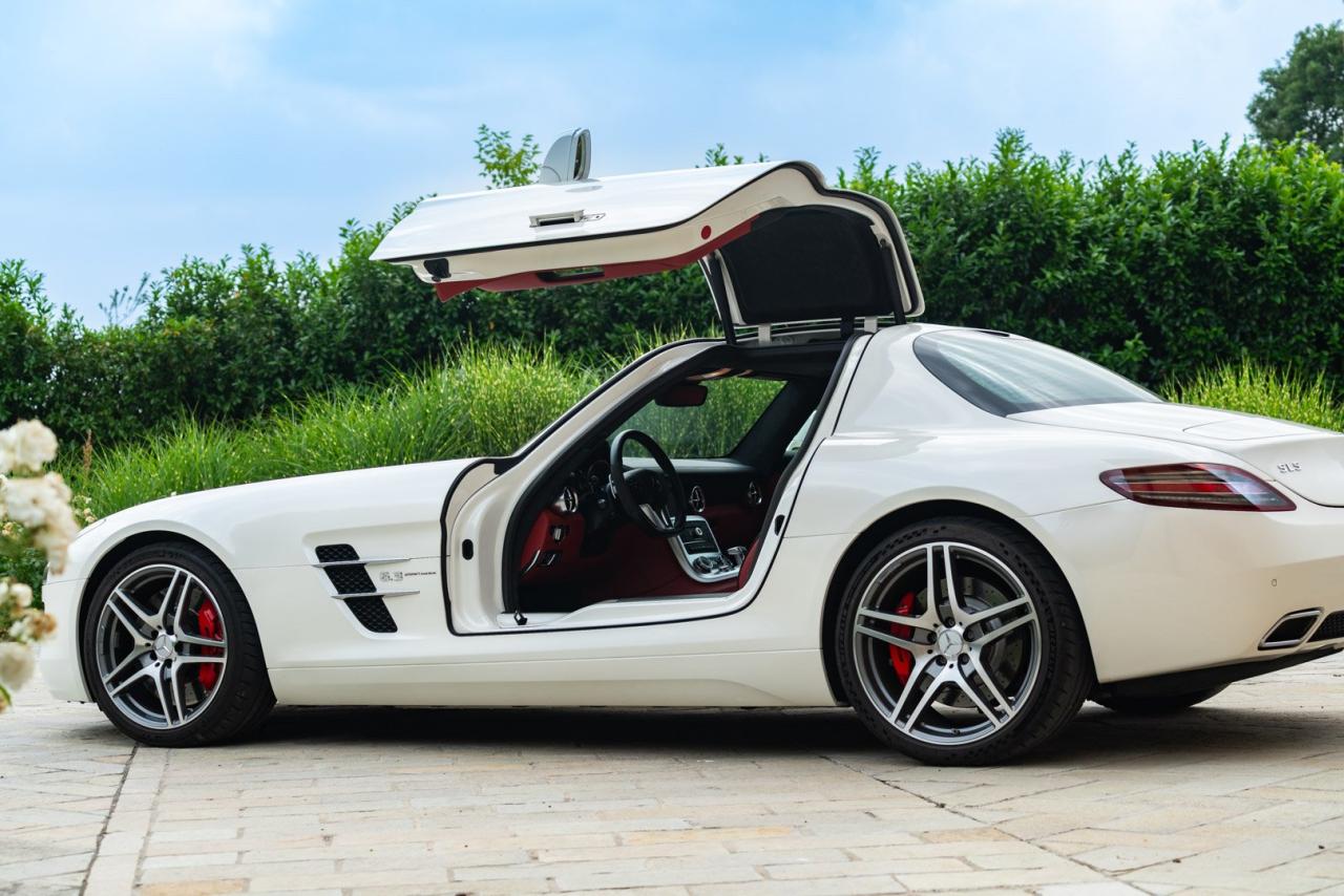 2010 Mercedes - Benz SLS AMG
