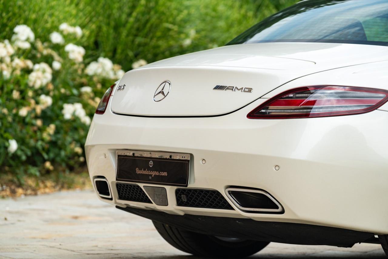 2010 Mercedes - Benz SLS AMG