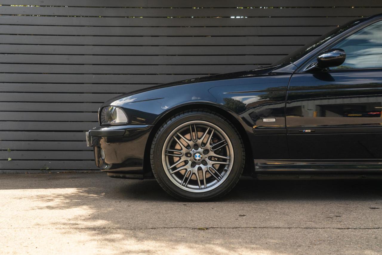 2000 BMW M5 (E39) SALOON