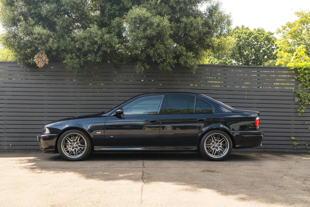 2000 BMW M5 (E39) SALOON