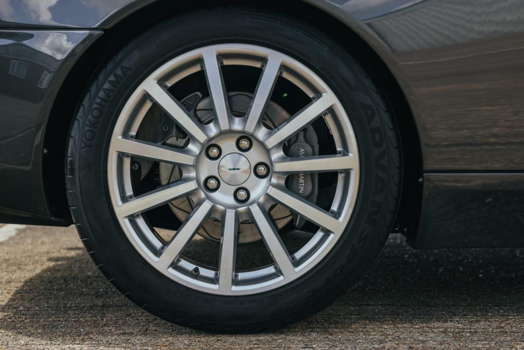 2004 Aston Martin Vanquish