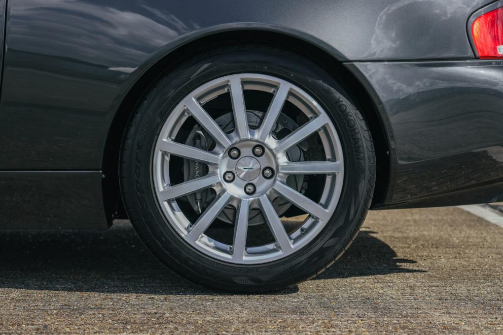 2004 Aston Martin Vanquish