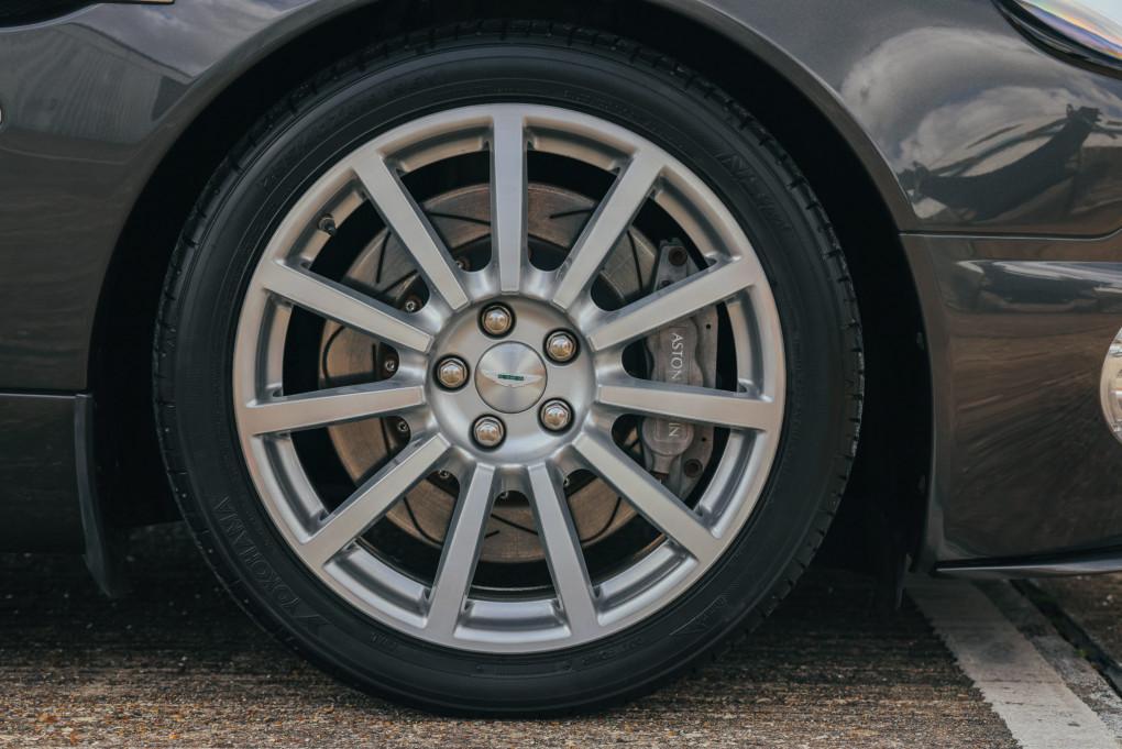 2004 Aston Martin Vanquish