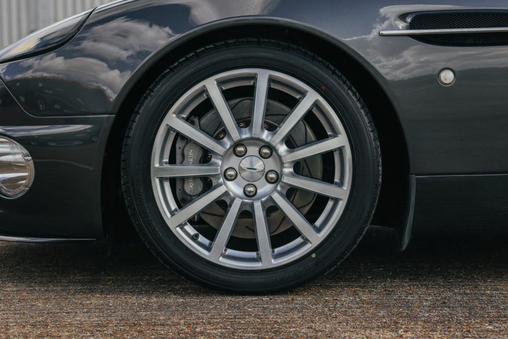 2004 Aston Martin Vanquish