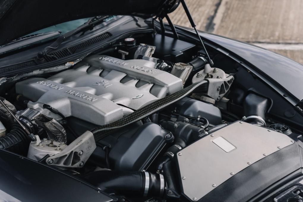 2004 Aston Martin Vanquish