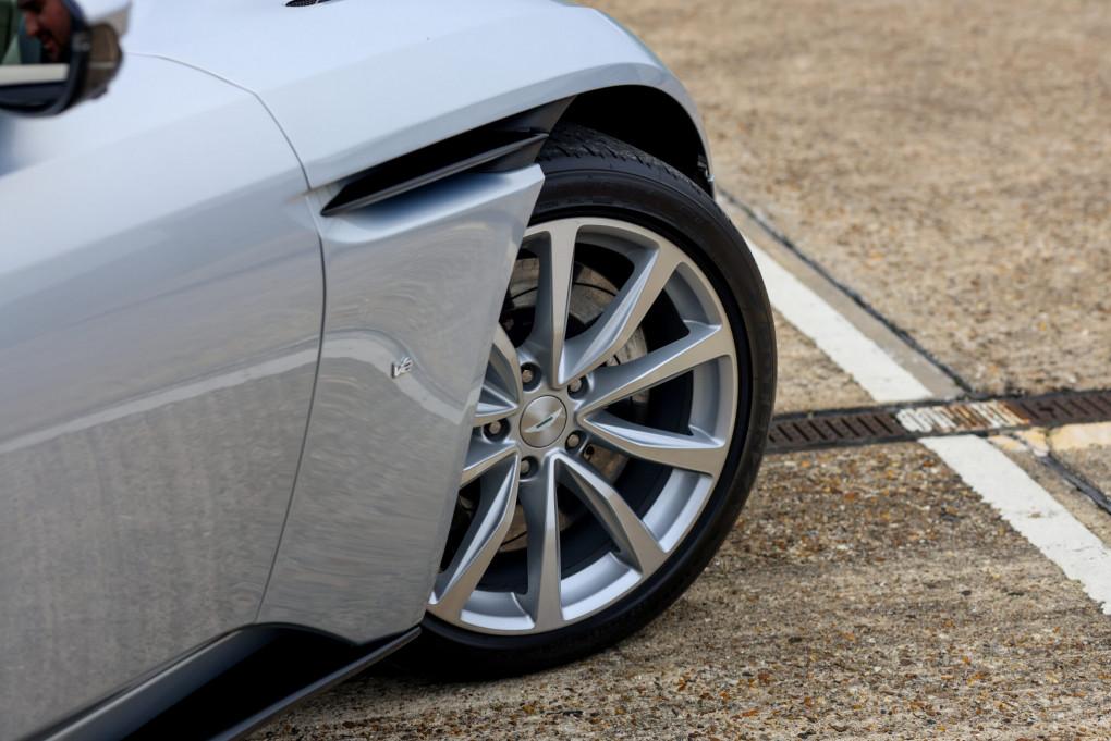 2016 Aston Martin DB11