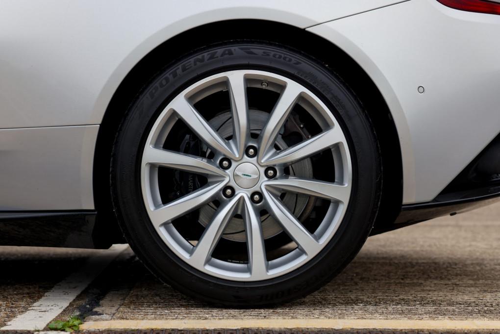 2016 Aston Martin DB11