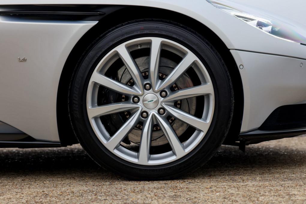 2016 Aston Martin DB11