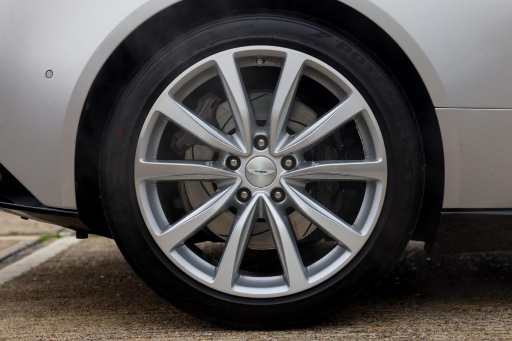 2016 Aston Martin DB11