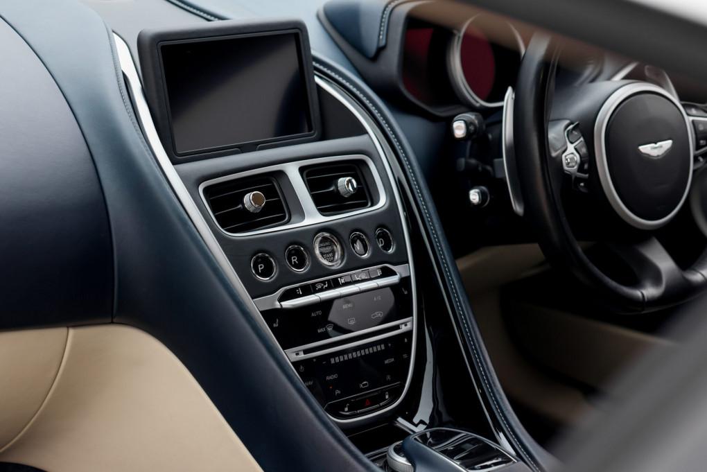 2016 Aston Martin DB11