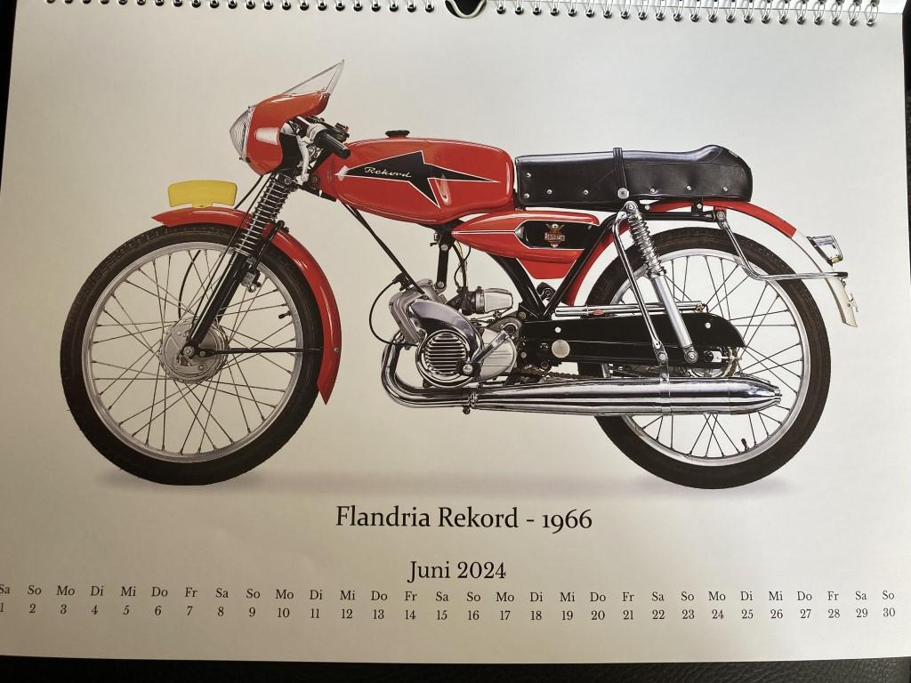 1900 Collectables Calenders / photos, bikes
