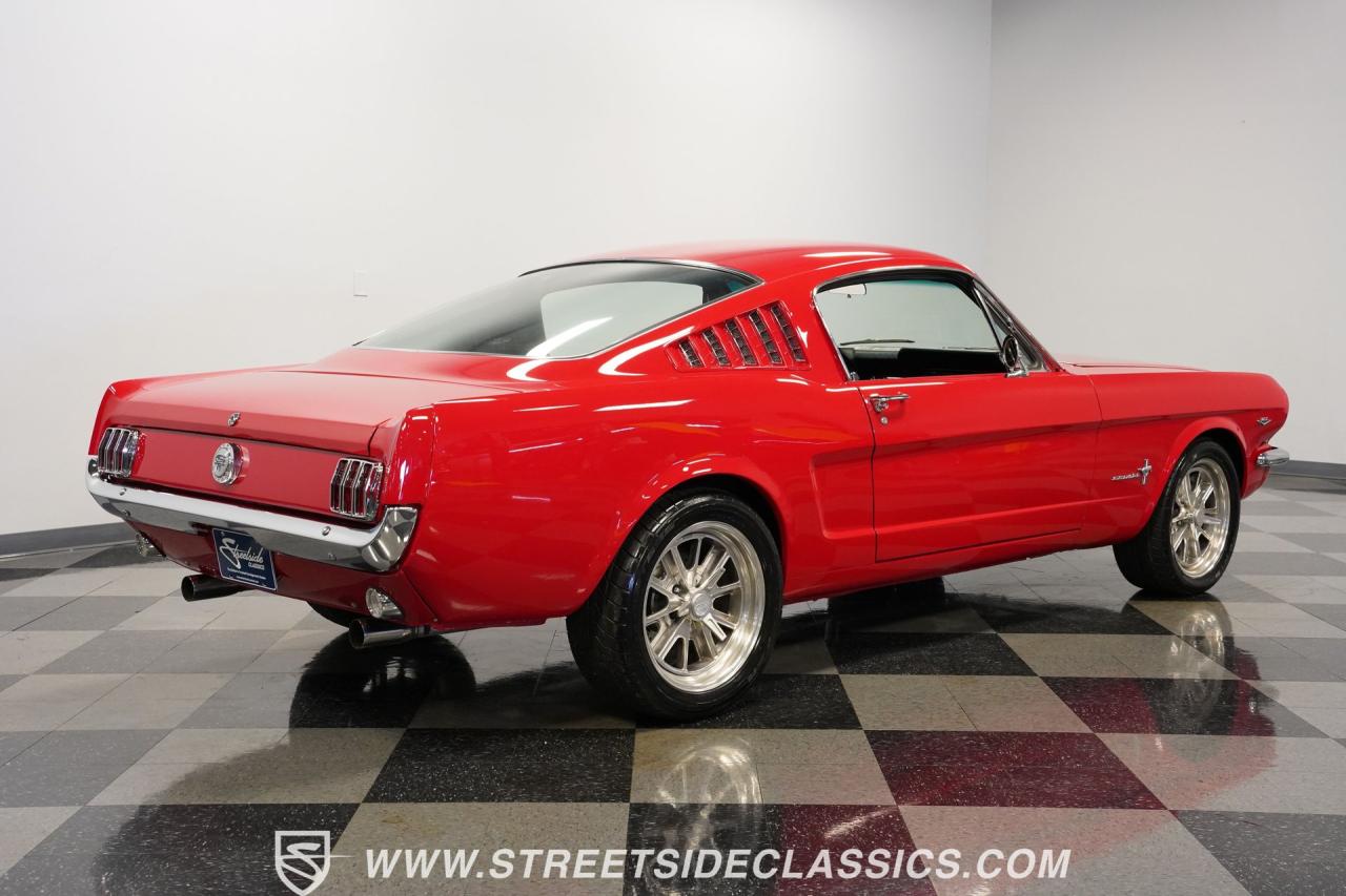 1966 Ford Mustang 2+2 Fastback Restomod