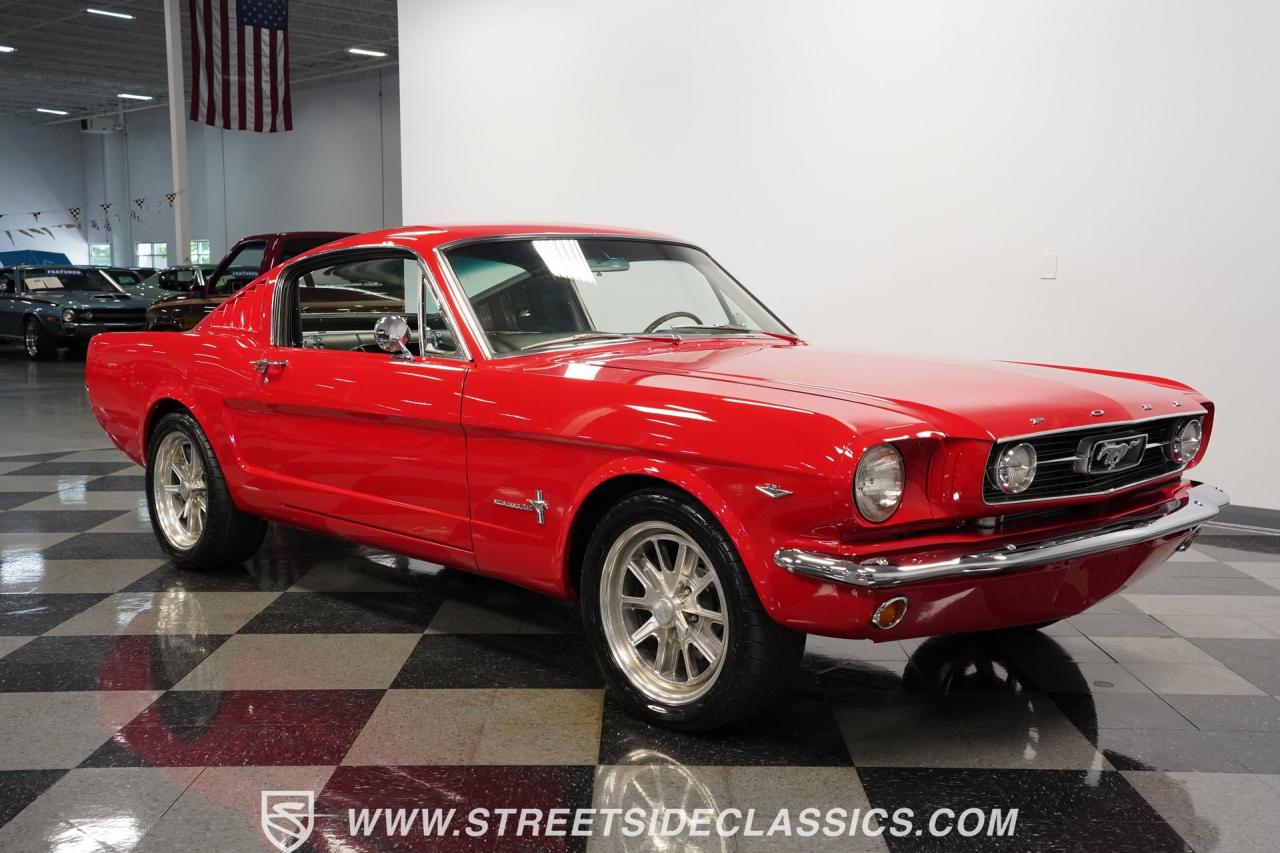 1966 Ford Mustang 2+2 Fastback Restomod