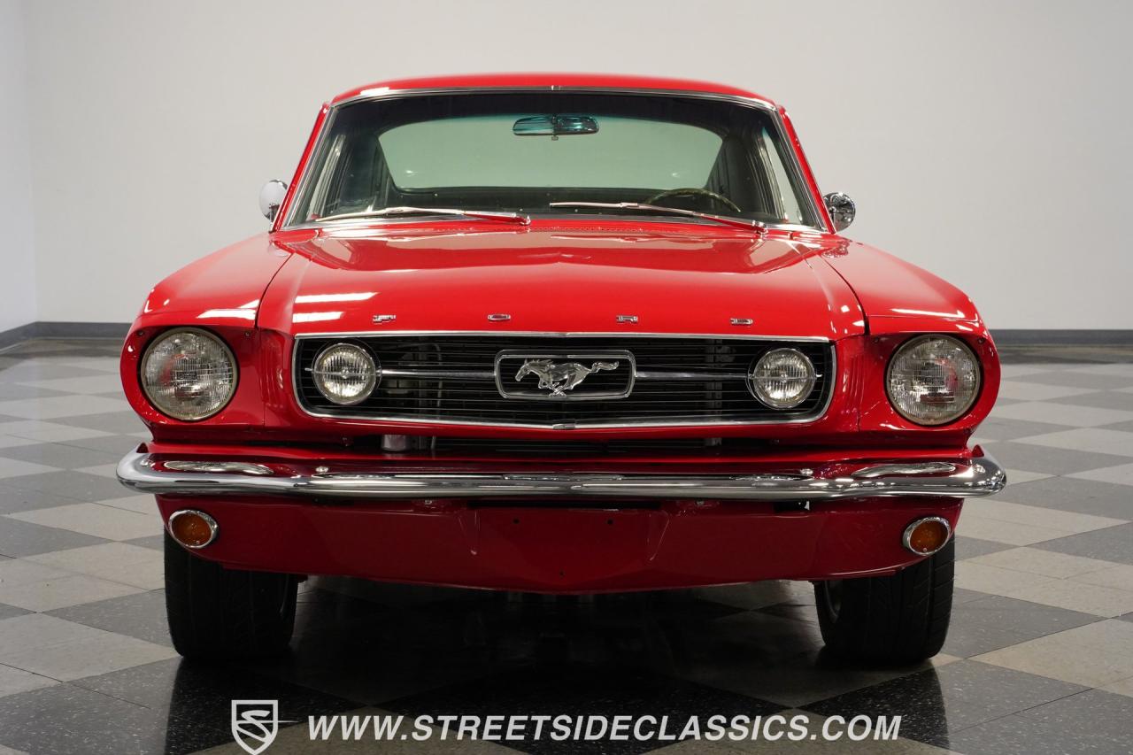1966 Ford Mustang 2+2 Fastback Restomod