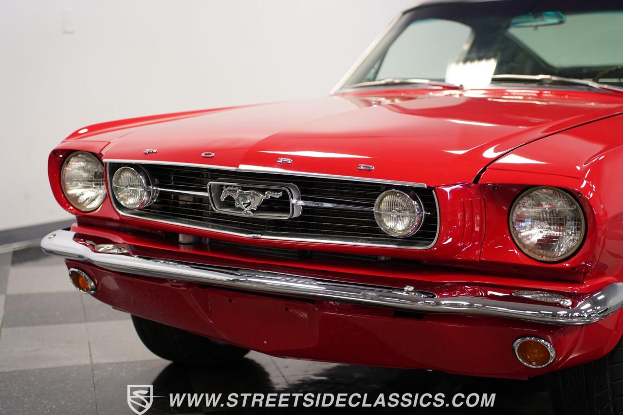 1966 Ford Mustang 2+2 Fastback Restomod