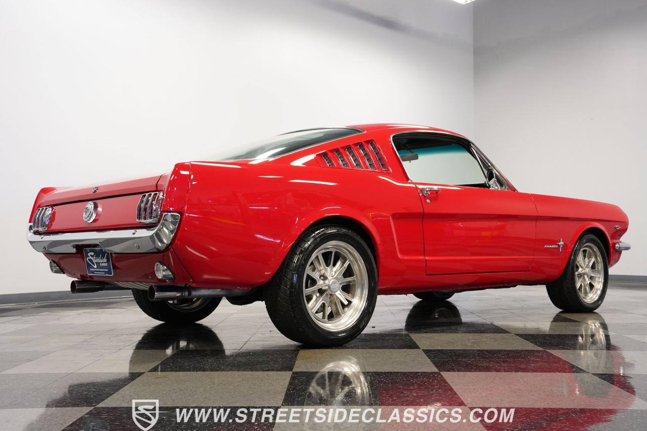 1966 Ford Mustang 2+2 Fastback Restomod